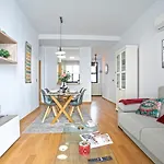 -Malagasunapts- Central Freeparking Rooftoppool