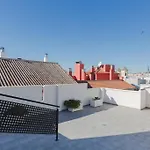 Cervantes City Centre Rooftop Pool PARKING