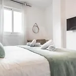 Stylish Apartments With Balcony & Parking Near The Beach By Rems