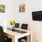 Holidays2Malaga Cruz Verde City Center With Aircon & Wifi