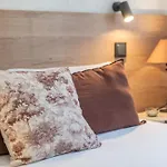 Victoria 16 Premium By Nagoa Homes