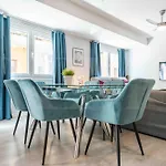 Cosy Flat With Private Balcony - Historic Center By Rems