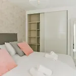 Magnificent- 2Bd 2Bth- City Center