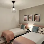 Wintowinrentals Your Home Steps From The Center