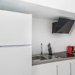 Comfortable Studio 1 Bathroom