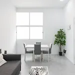 Comfortable Studio 1 Bathroom
