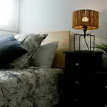 Lunaroom Center & Quiet Guesthouse
