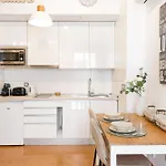 C15 - Charming Modern Studio In The Centre