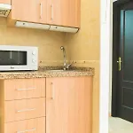 Centrico Apartamento En Calle Carreteria - Malaga