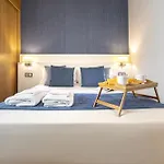 -Malagasunapts-Terrace,Pool&Park