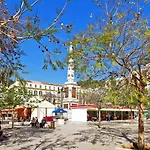 Del Parque Flats - Alvarez