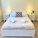 Homely Malaga Obispo Con Parking