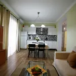 Victoria De Alba House