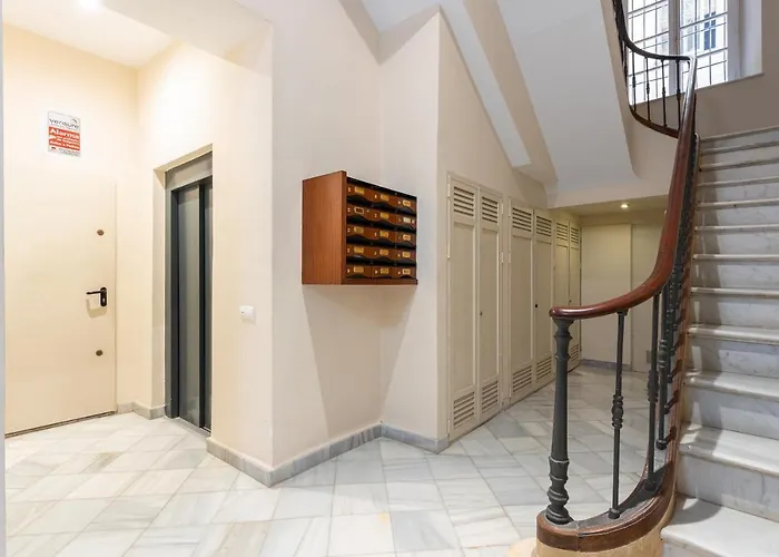 Julieta Historical Apartment By Alohamalaga