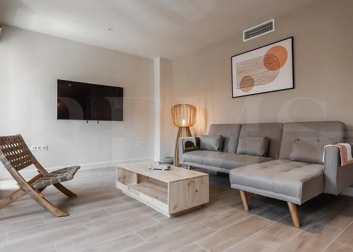 Idyllic&spacious apartment w/ parking - Center