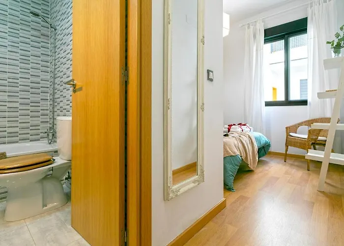 -Malagasunapts- Central Freeparking Rooftoppool