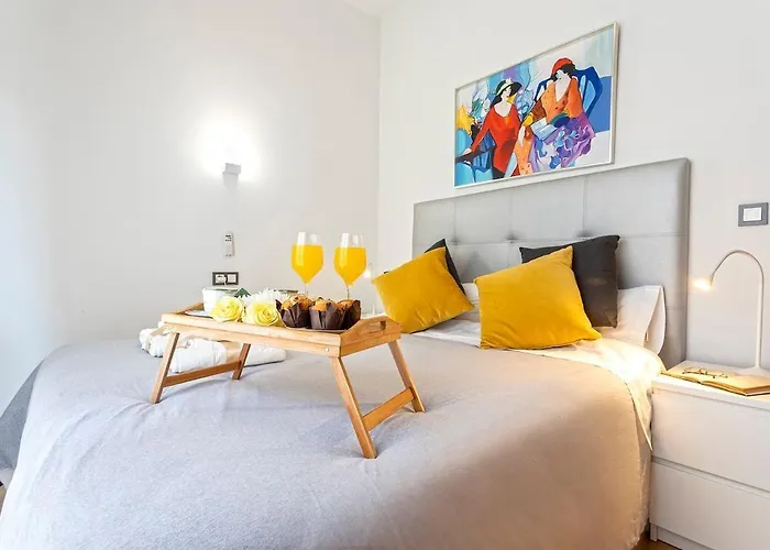 -Malagasunapts- Huge & Central * Pool* Freepark*