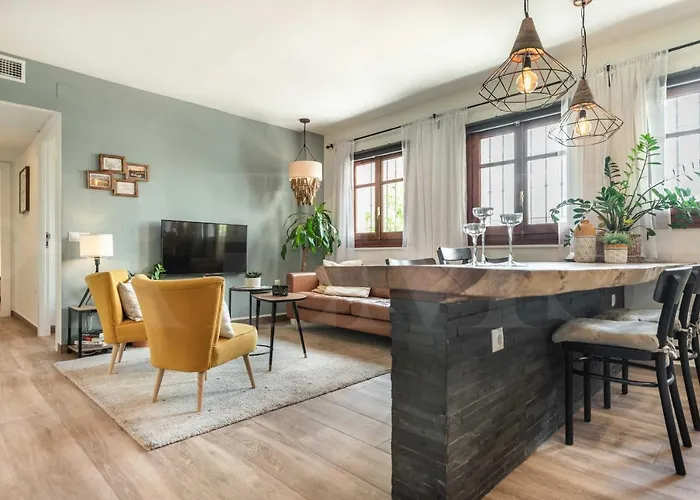 Spacious Apartment Next To Plaza De La Merced By Rems