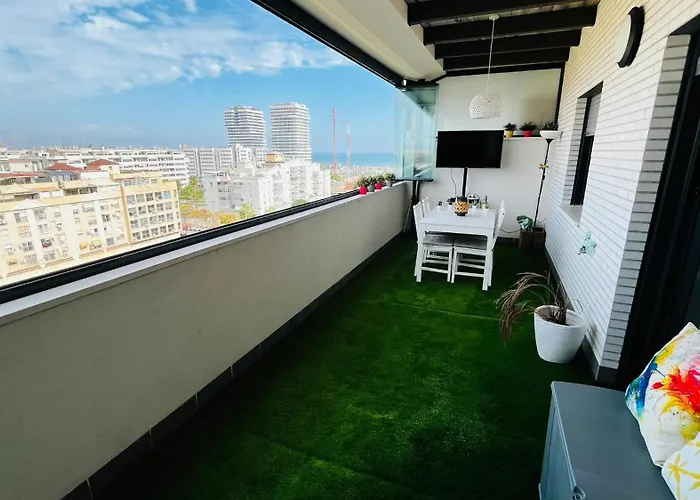 Ático con Piscina y Vistas al Mar Parque Litoral