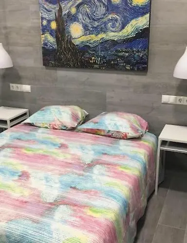 Apartamento B, A 3 Minutos De La Estacion Central De Bus Y Tren