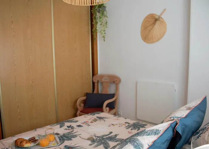Lunaroom Center & Quiet Guesthouse
