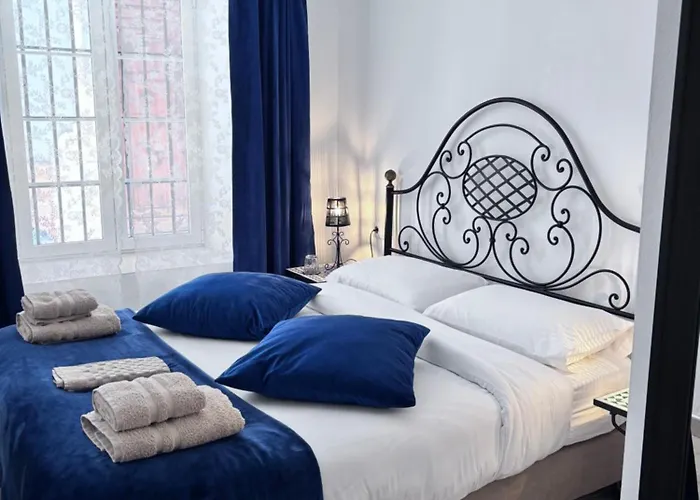 Shanti\'S Andalusian Rooms