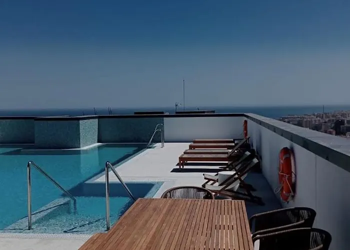 Luxury Tower Pool&Free Parking 10 Min To Historical Center