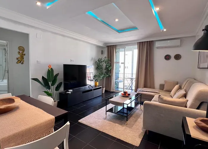 Cool, Modern And Snug 3Br Apartment Peachy Stays