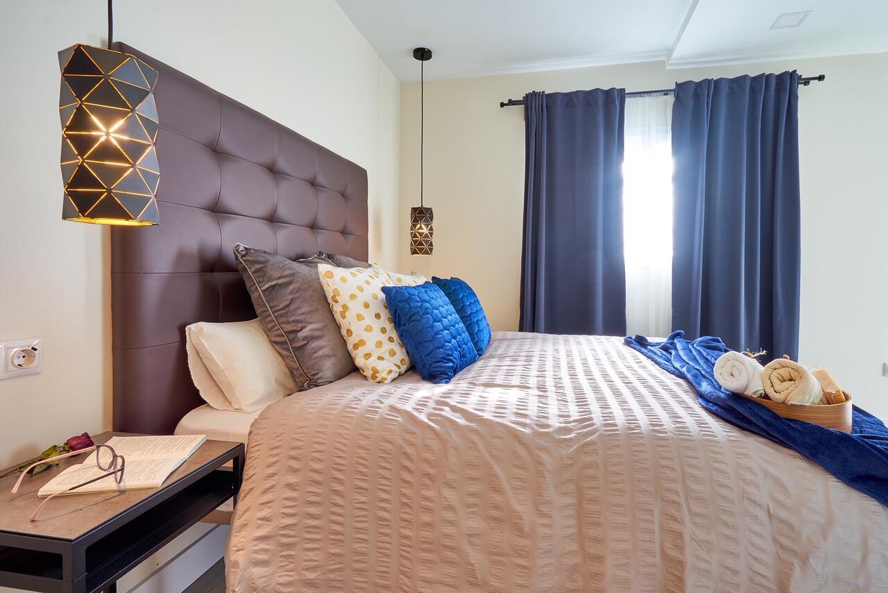 La Macarena Airport Apartment