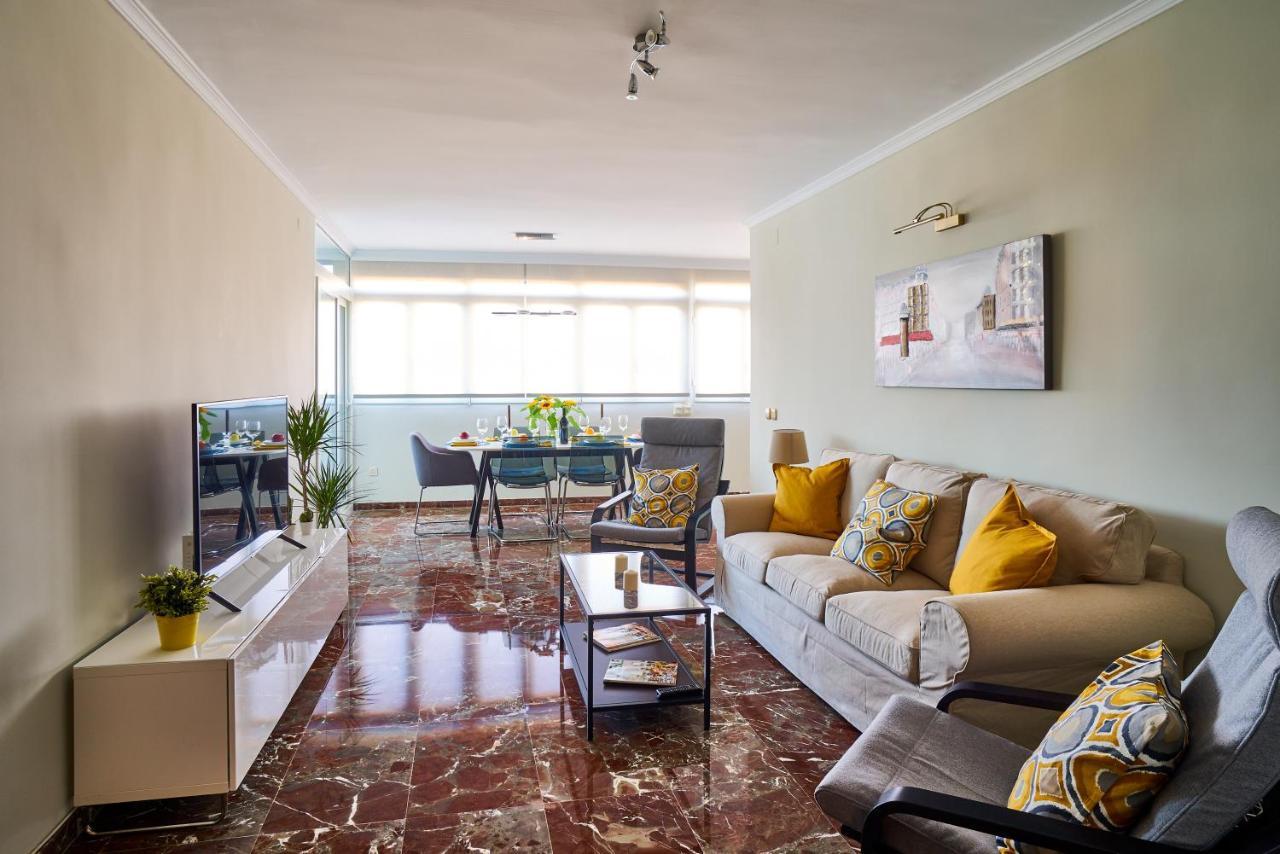 Center Apartment *