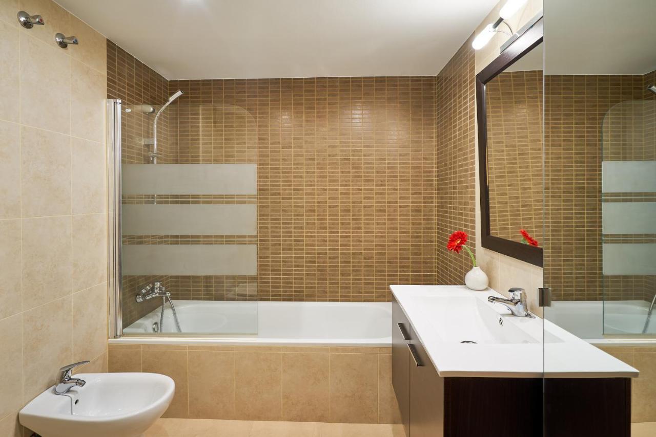 Center Apartment *