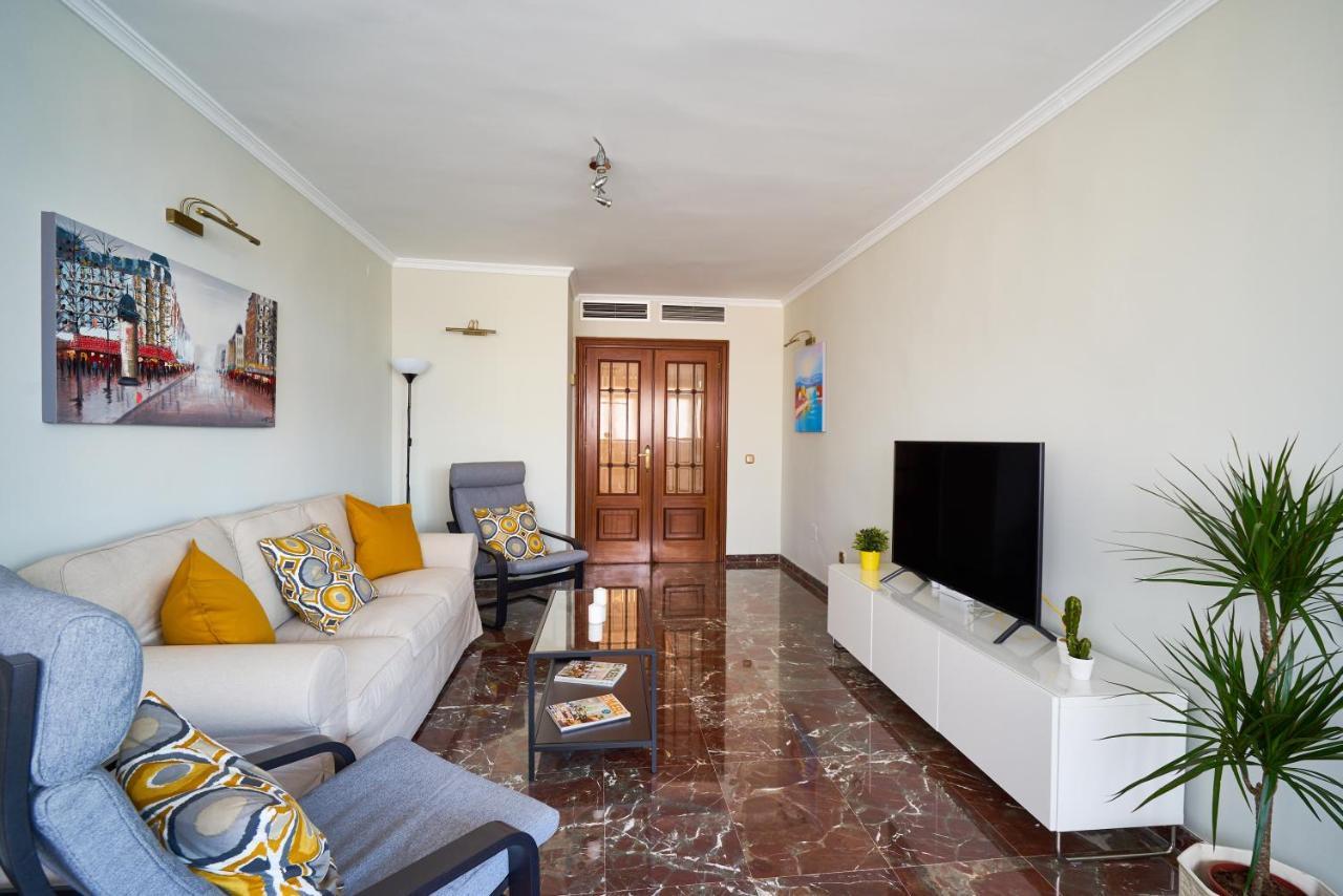 Center Apartment *