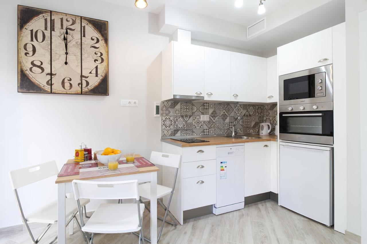 Barcelo 21, Parking On Request, Atico With Terrace & With Patio, Center, Breakfast Included, Quite Neighborhood, Bc Apartamento Málaga