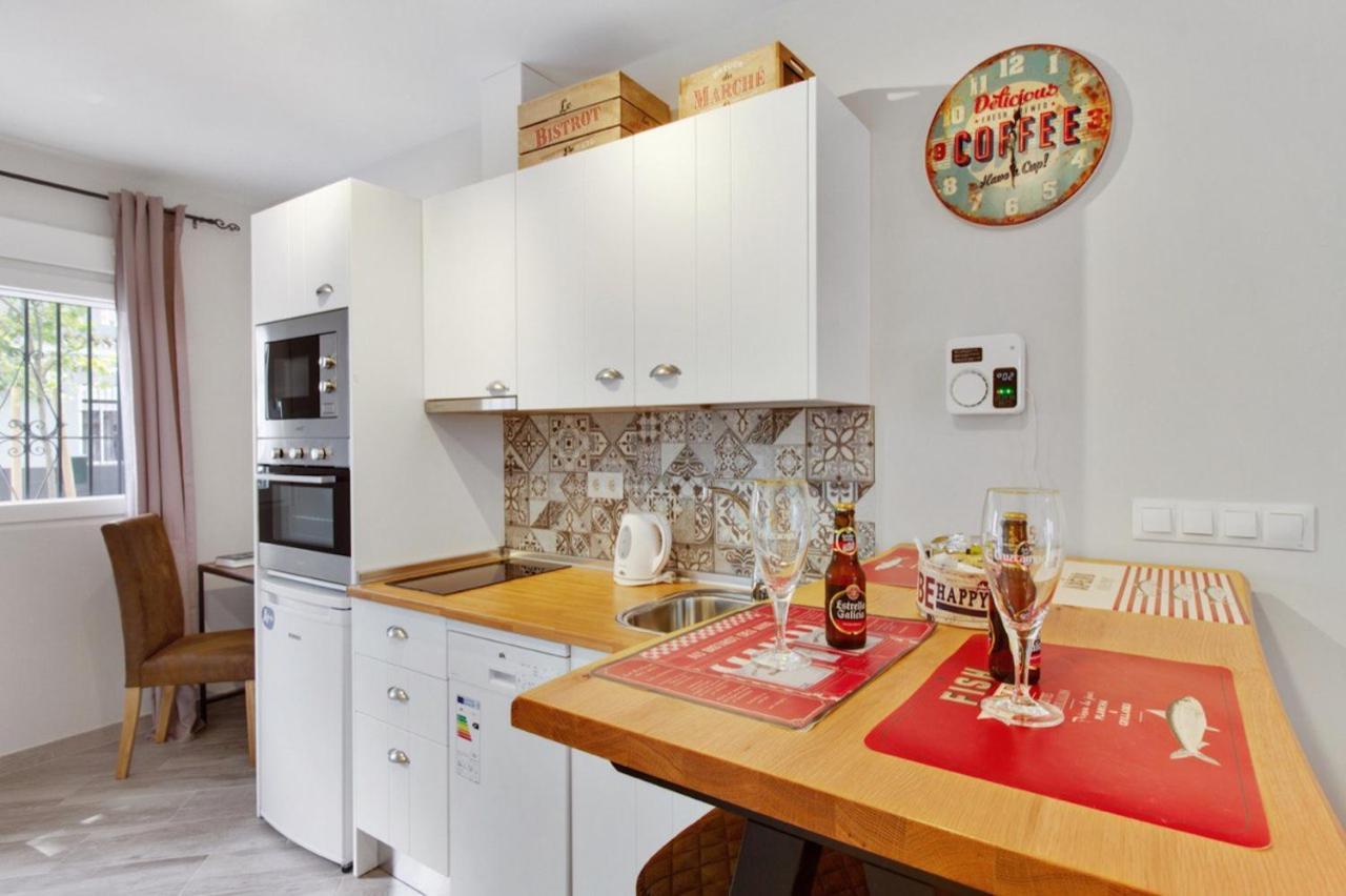 Apartamento Barcelo 21, Parking On Request, Atico With Terrace & With Patio, Center, Breakfast Included, Quite Neighborhood, Bc
