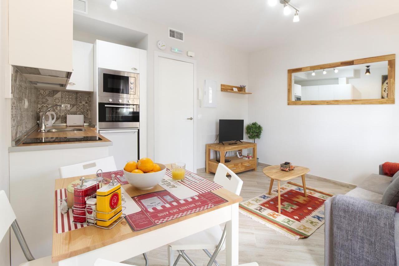 Barcelo 21, Parking On Request, Atico With Terrace & With Patio, Center, Breakfast Included, Quite Neighborhood, Bc *