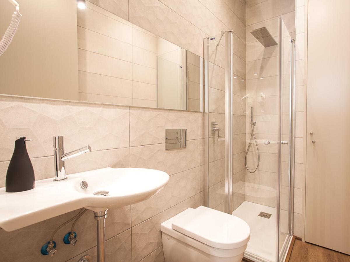 Del Parque Flats Santos Exclusive Apartment Malaga