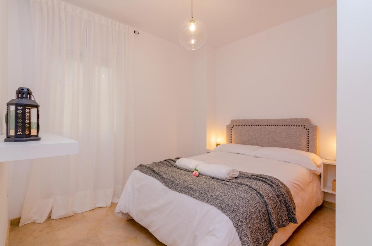 Wintowinrentals Teatinos, Metro, Free Parking & Pool. Apartamento Málaga