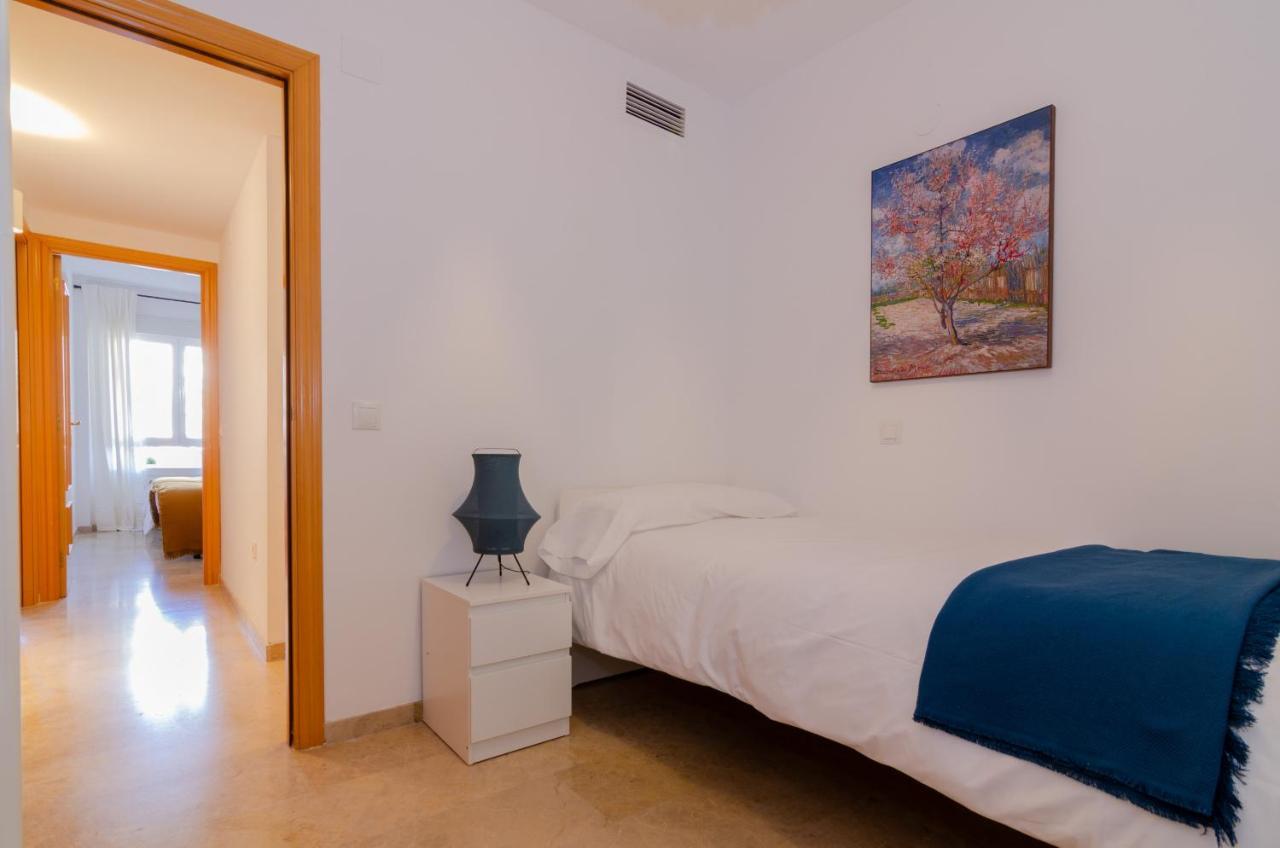 Apartamento Wintowinrentals Teatinos, Metro, Free Parking & Pool.