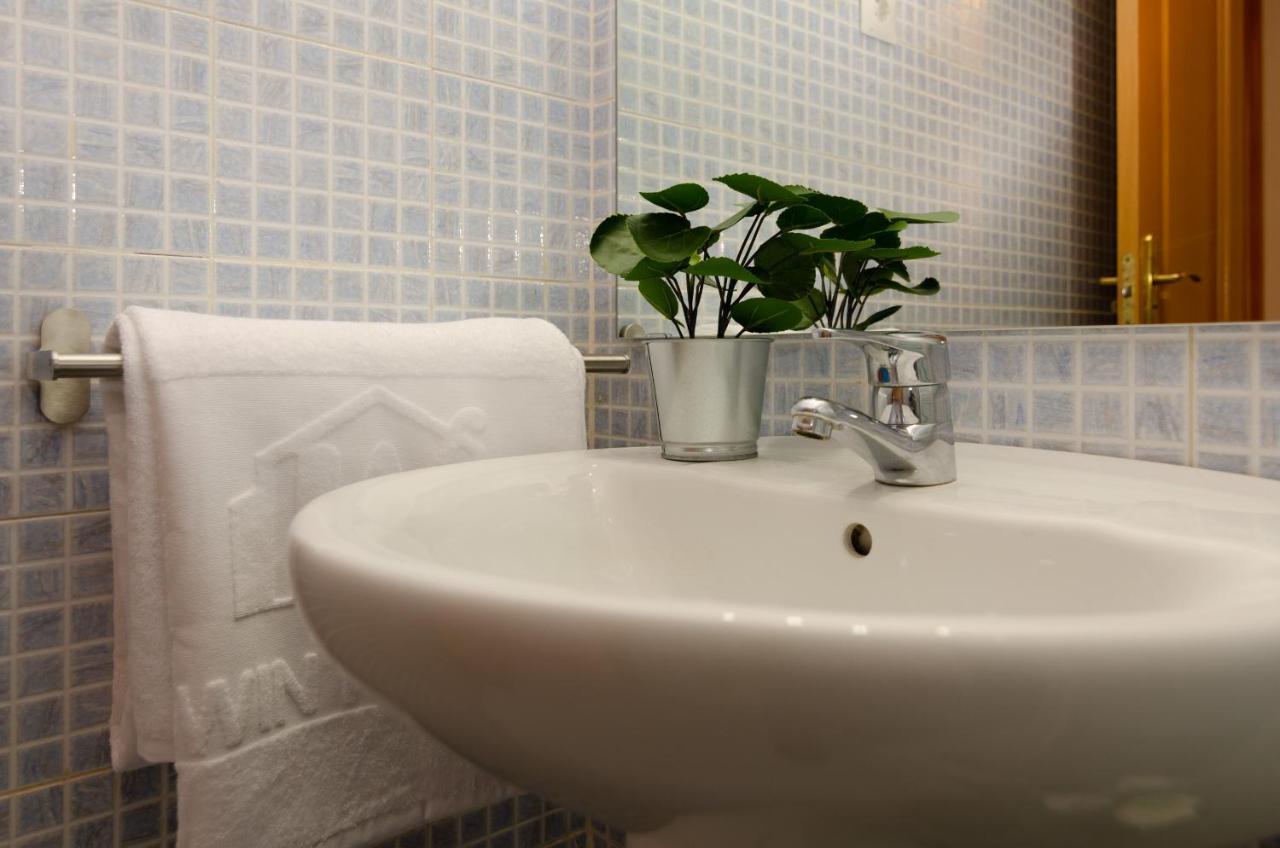 Wintowinrentals Teatinos, Metro, Free Parking & Pool. Apartamento Málaga