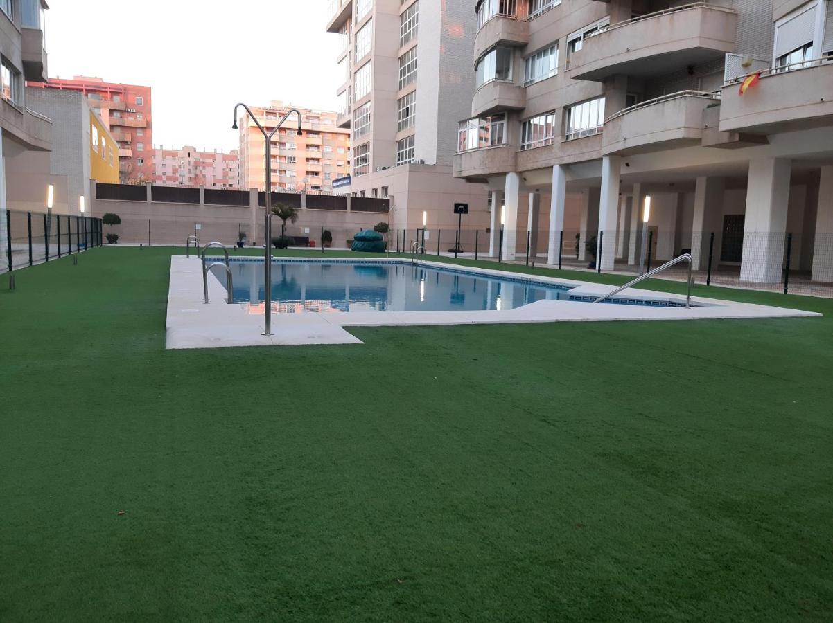 Wintowinrentals Teatinos, Metro, Free Parking & Pool. Apartamento *