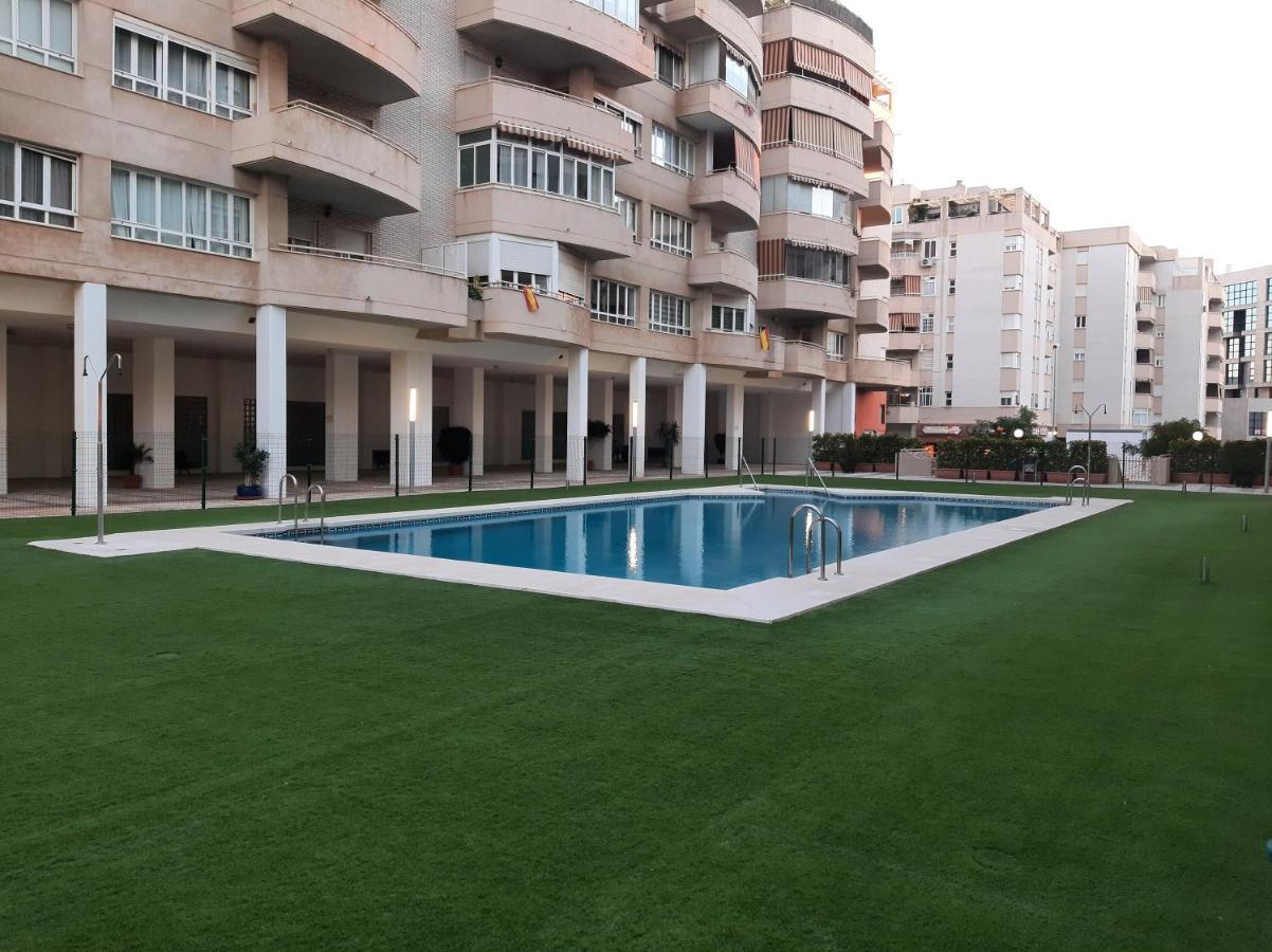 Apartamento Wintowinrentals Teatinos, Metro, Free Parking & Pool. *