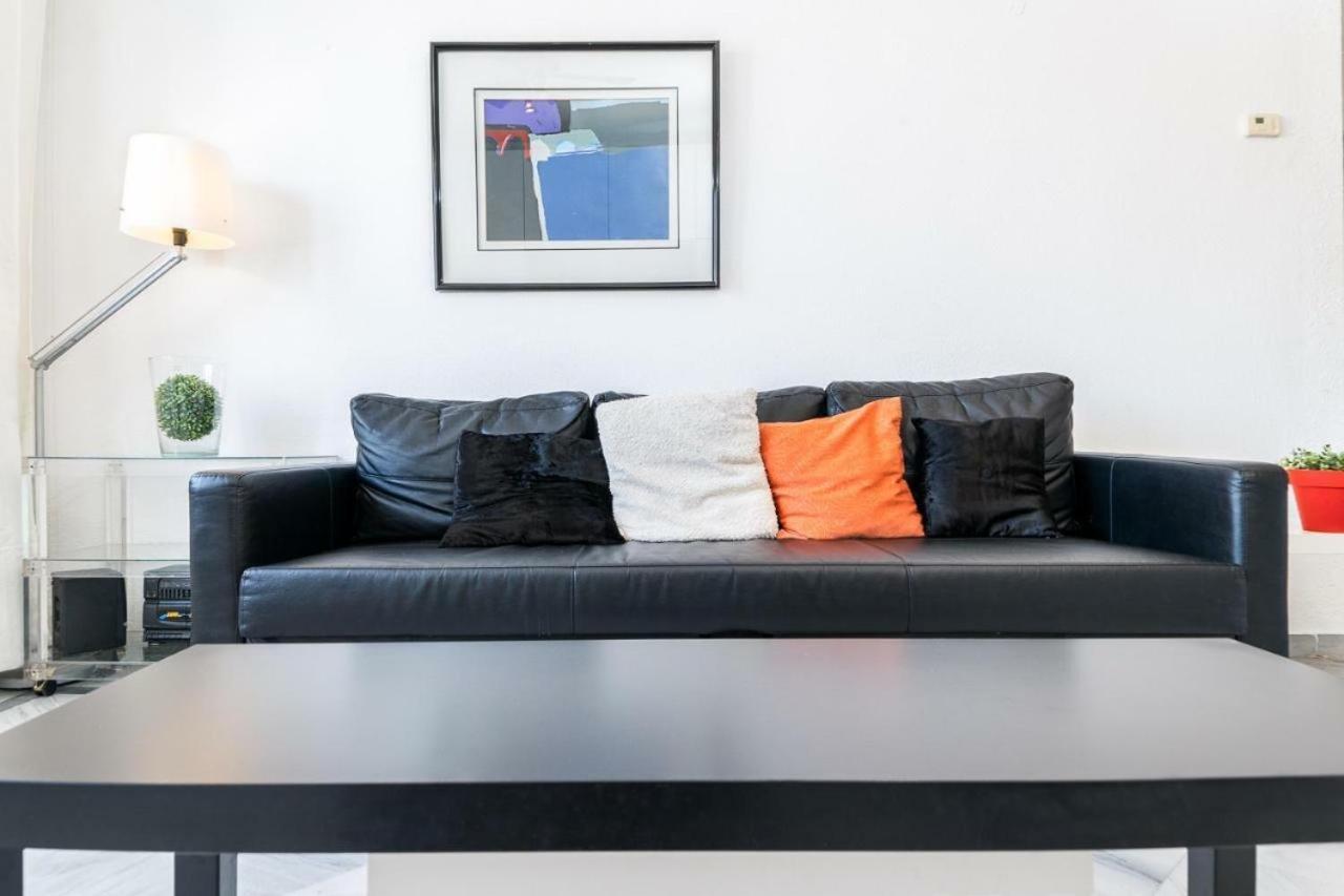 Lovely With River Views And Parking Apartment