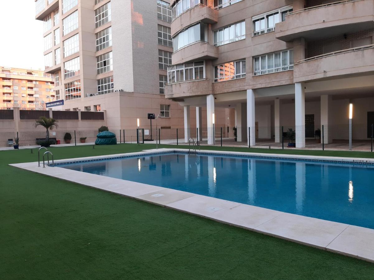 Wintowinrentals Teatinos, Metro, Free Parking & Pool. Apartamento *