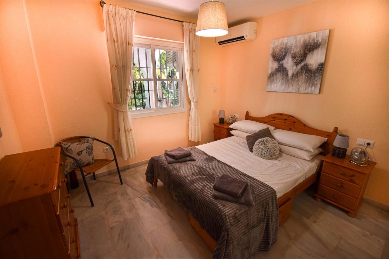 Benalmar Playa, Benalmadena Costa, 2 Bedroom Apartment, Fantastic Location Apartment *