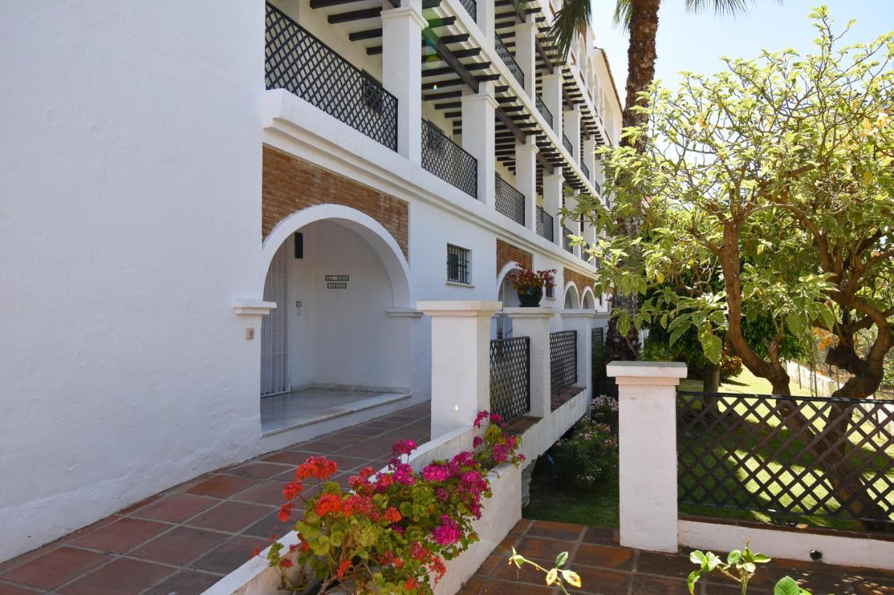 Benalmar Playa, Benalmadena Costa, 2 Bedroom Apartment, Fantastic Location Apartment