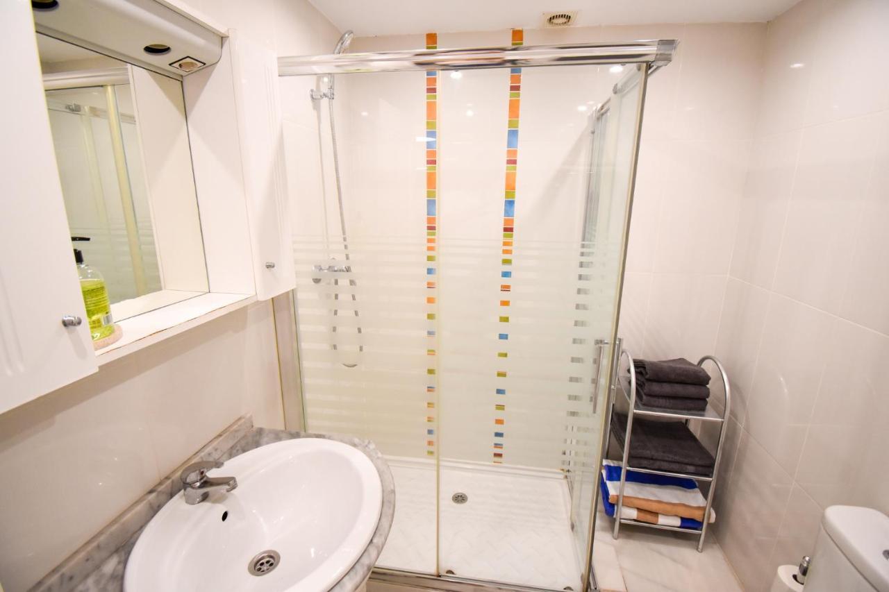 Benalmar Playa, Benalmadena Costa, 2 Bedroom Apartment, Fantastic Location Apartment
