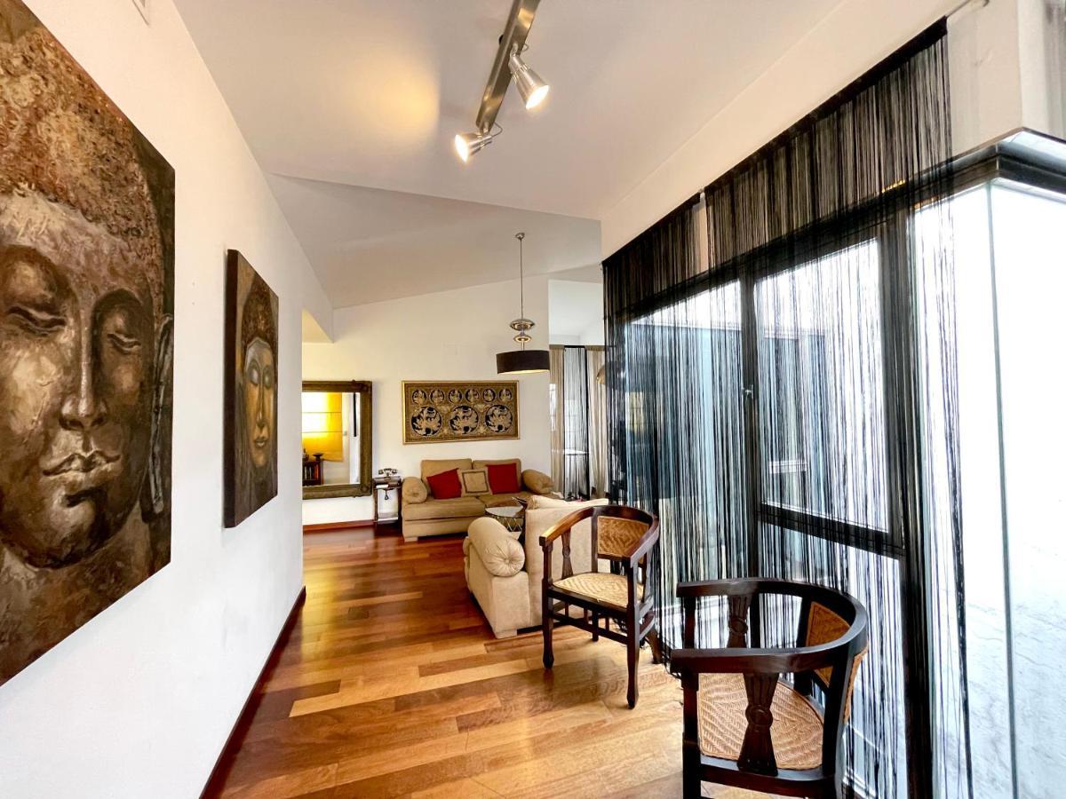 Atico En Plaza De La Constitucion 3 Bedrooms Malaga