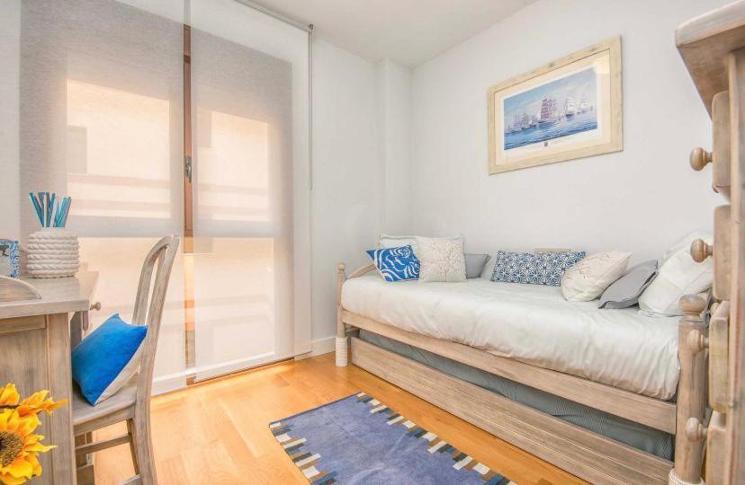 Apartment Homely Luxury Sebastian Souviron
