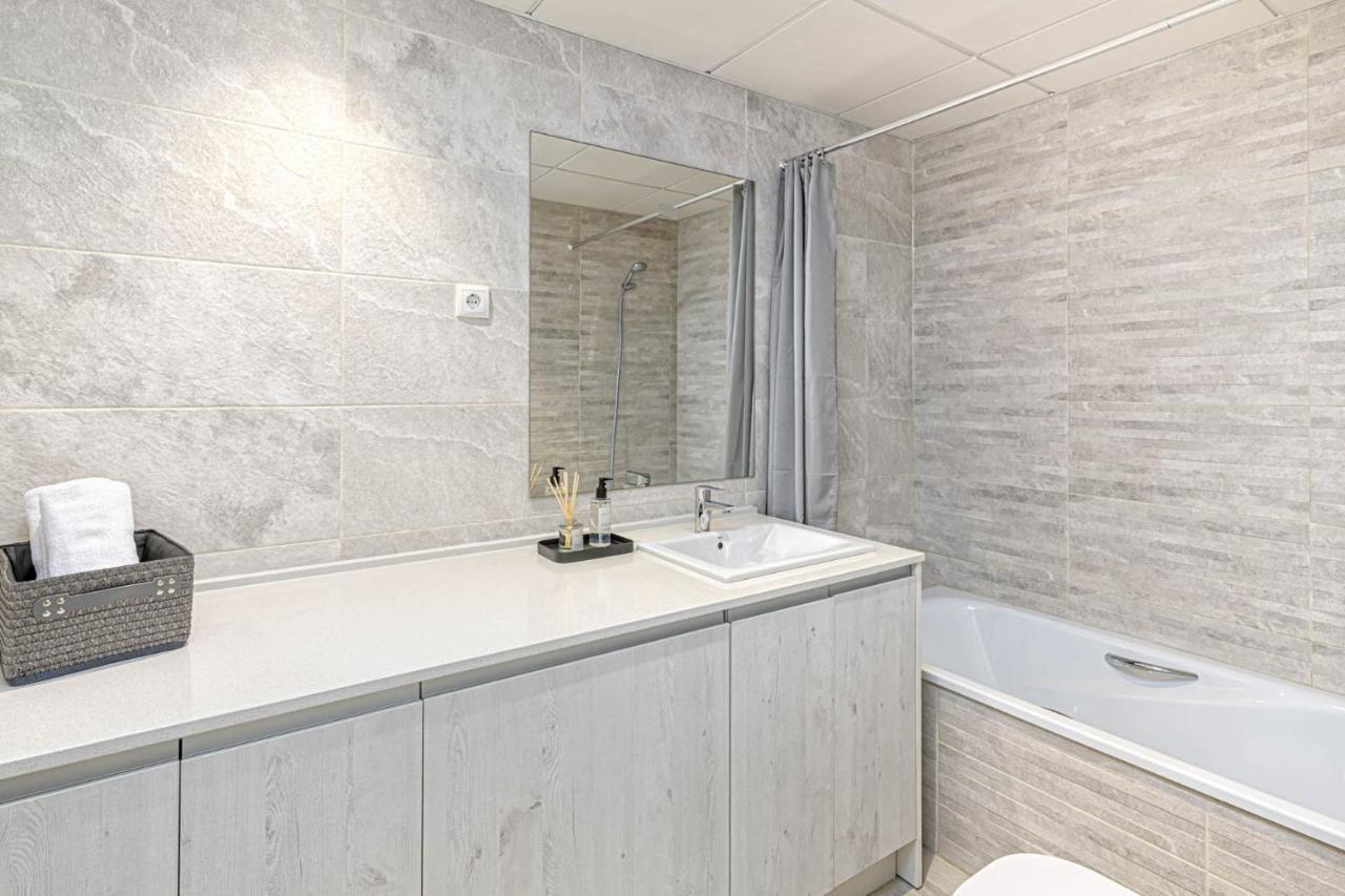 Constancia In By Solaga Homes Apartment *