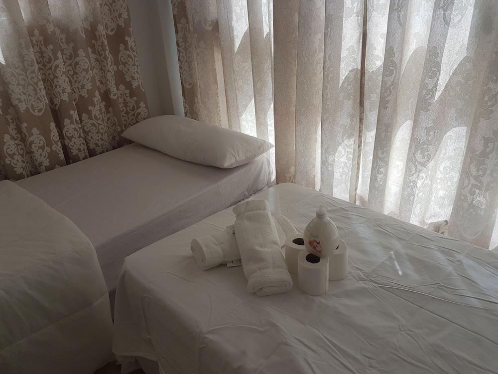 Hotel Residencia Universitaria Alboran Malaga